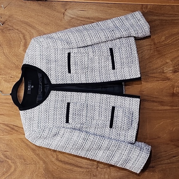 Alex Marie Jackets & Blazers - Alex Marie tweed blazer.